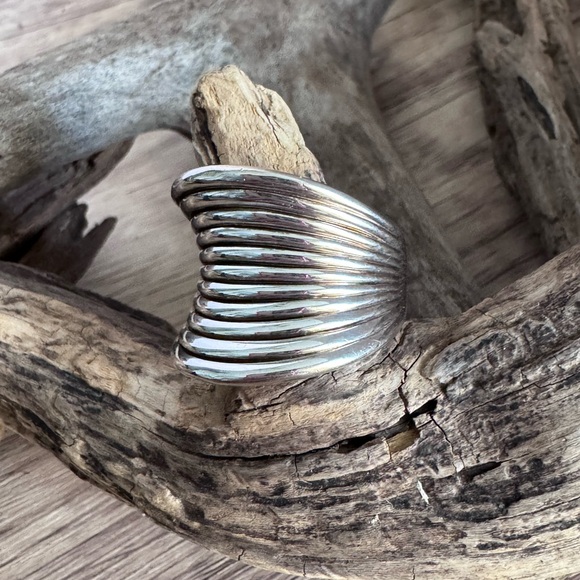 Vintage Huge Wide Ribbed Hollow Sterling Silver Ring Abstract Design - Picture 1 of 8